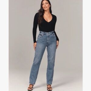 Abercrombie 90s Straight Ultra High Rise